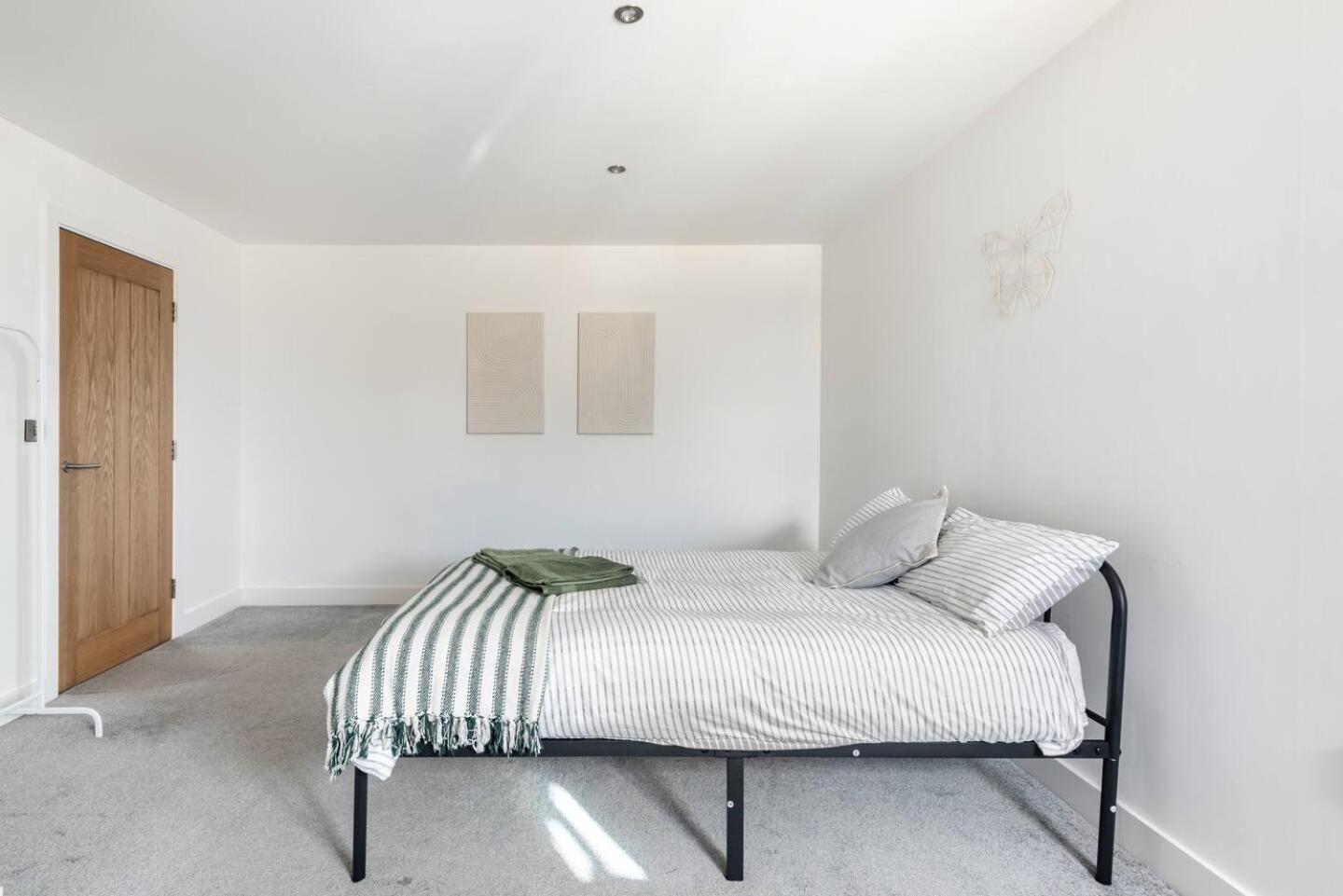 Ferienwohnung Luxurious 3-Bed Penthouse In Sheffield Handsworth Exterior foto