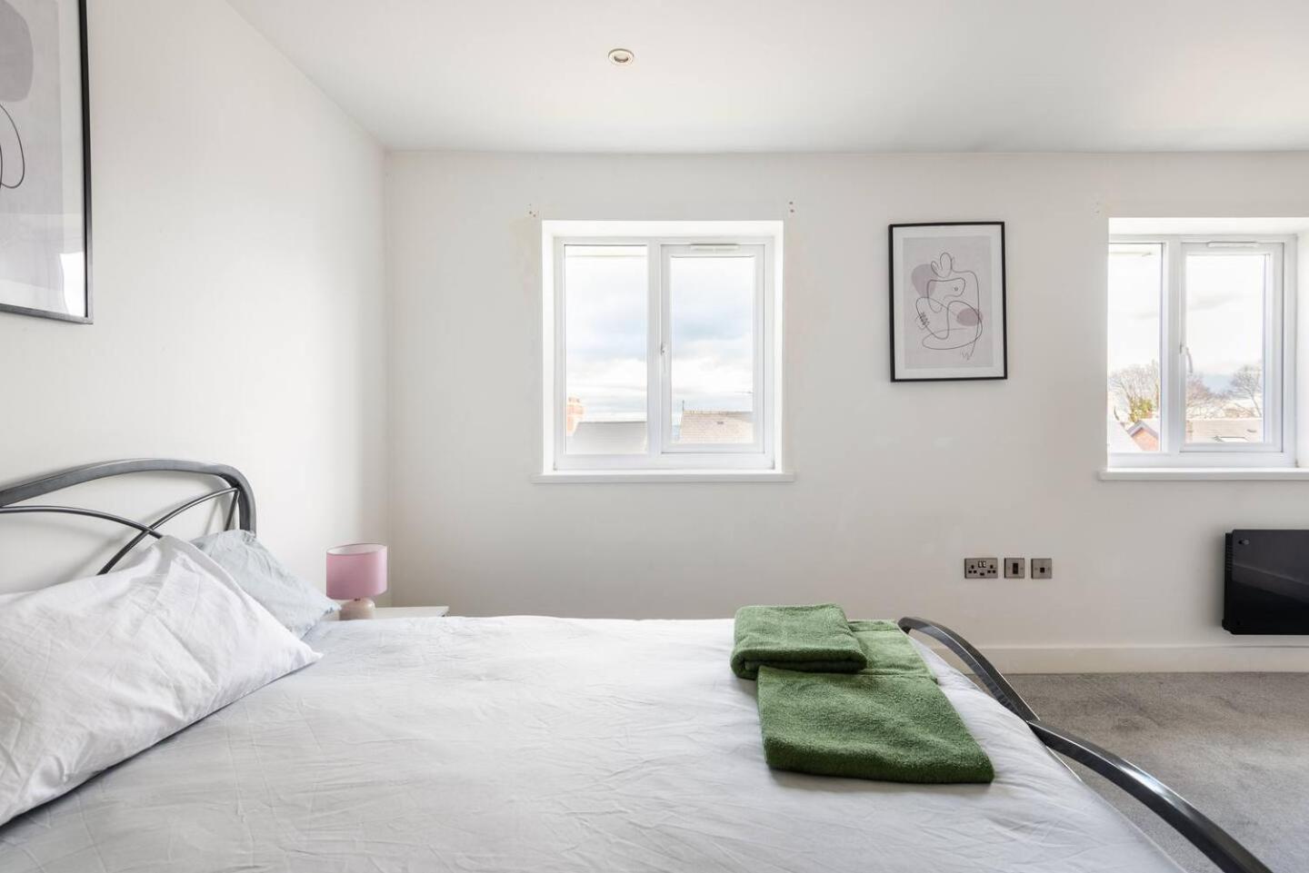Ferienwohnung Luxurious 3-Bed Penthouse In Sheffield Handsworth Exterior foto
