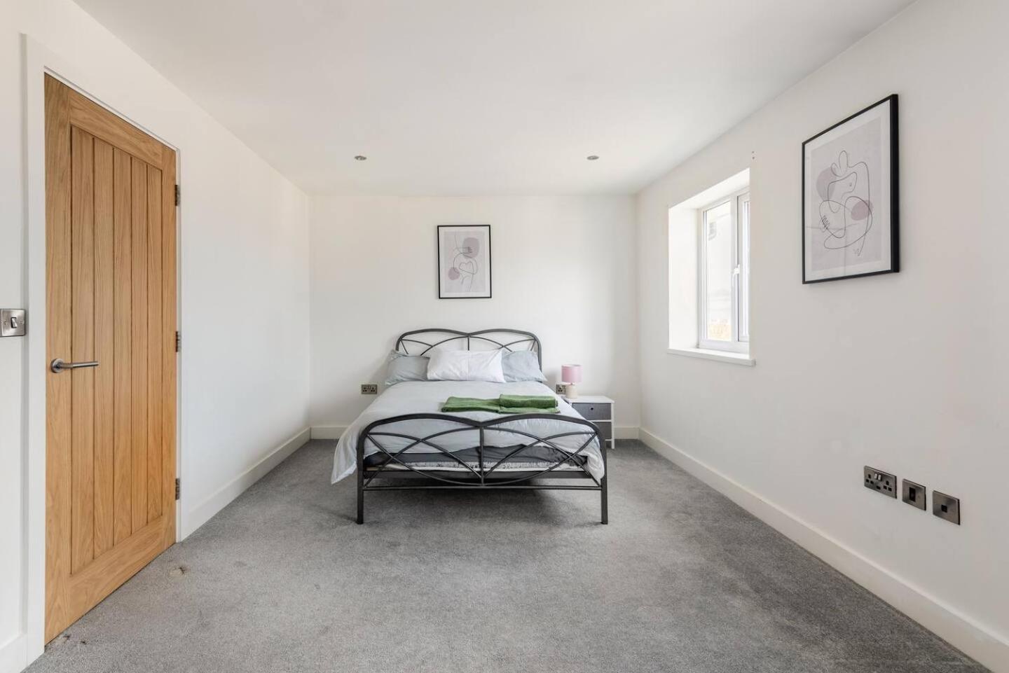 Ferienwohnung Luxurious 3-Bed Penthouse In Sheffield Handsworth Exterior foto