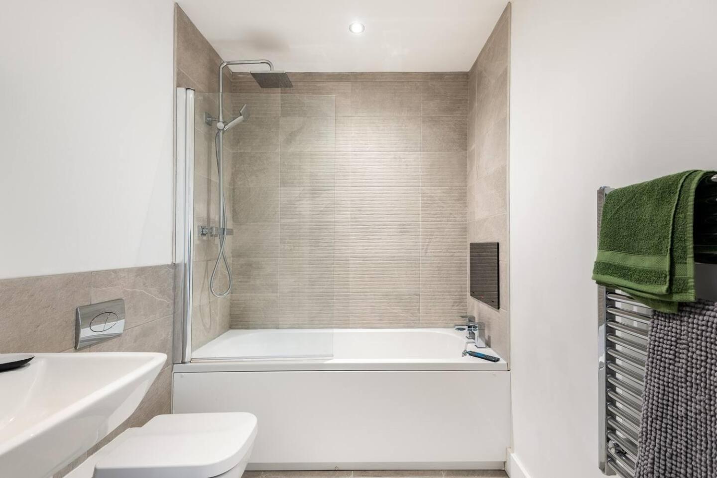 Ferienwohnung Luxurious 3-Bed Penthouse In Sheffield Handsworth Exterior foto